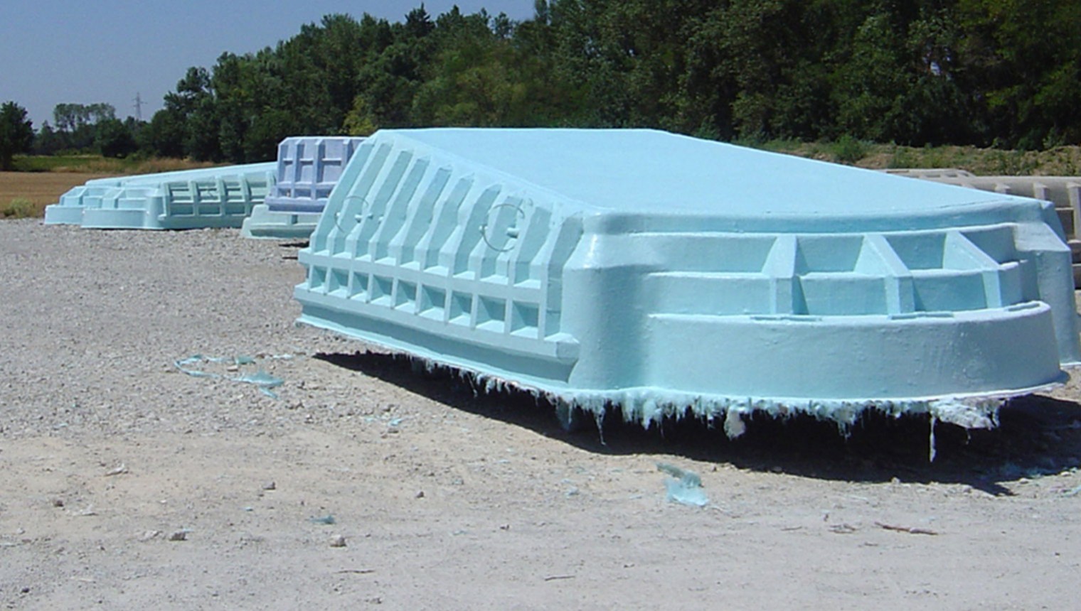 Core material for swimming pool construction