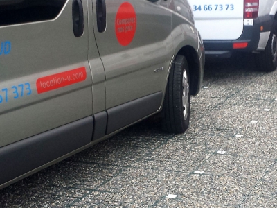 Urban parking in stabilized gravel