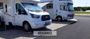 aire stationnement en graviers pour camping cars